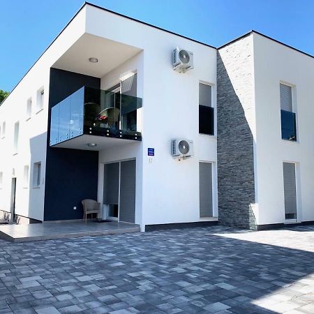 Apartmani Eden Vrsi Mulo Kültér fotó